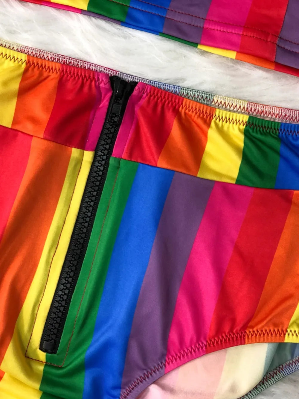 Maillot de bain deux pièces zippé col montant manches courtes