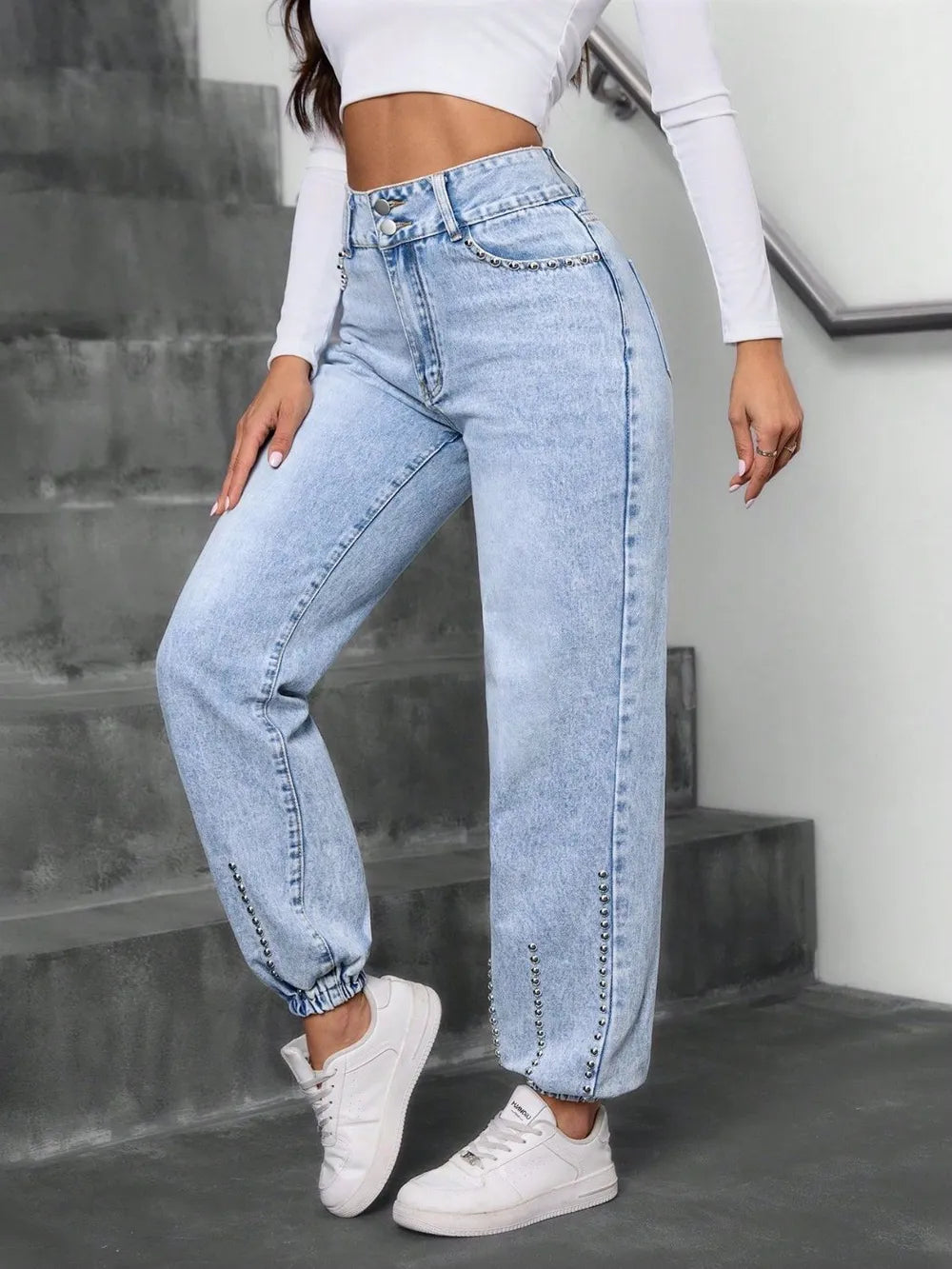 Jean taille haute clouté
