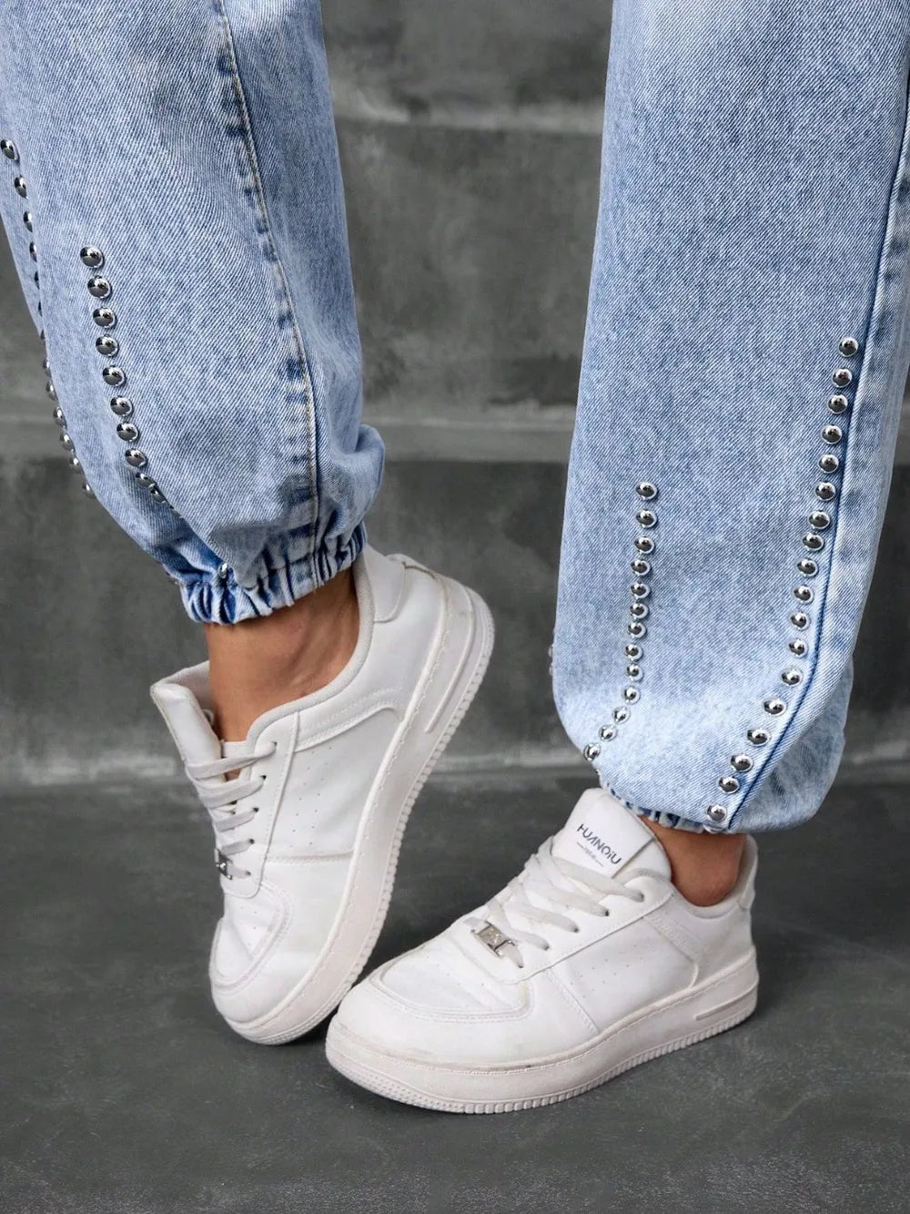Jean taille haute clouté