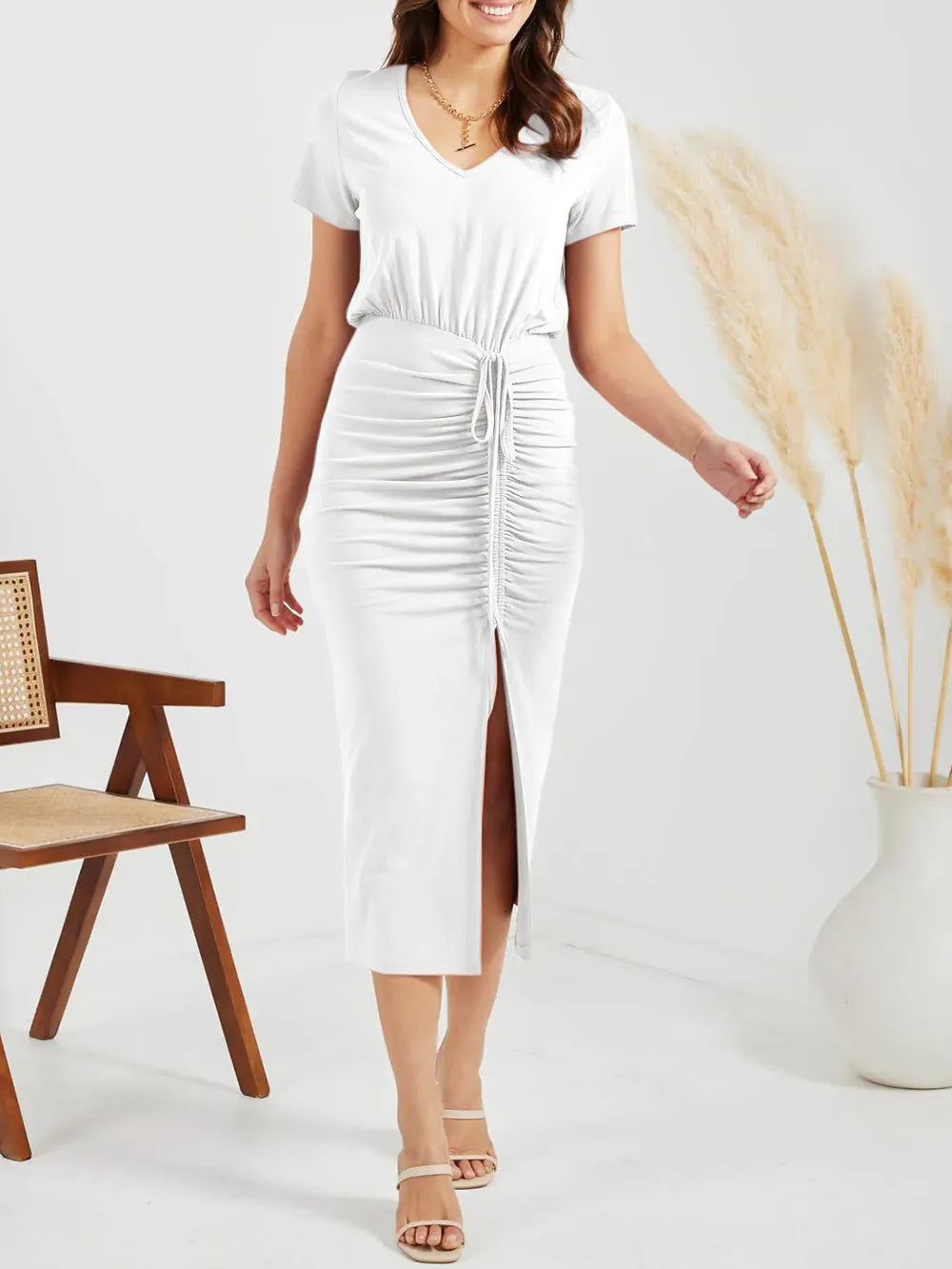 Robe fendue à manches courtes