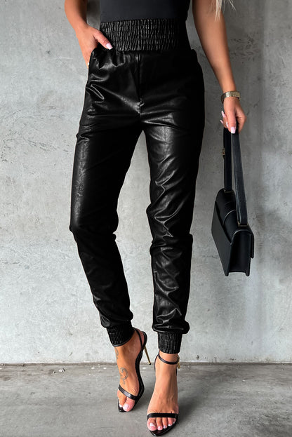Pantalon skinny noir en simili cuir smocké