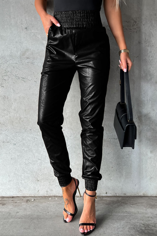 Pantalon skinny noir en simili cuir smocké