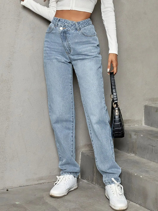 Jean droit taille asymétrique