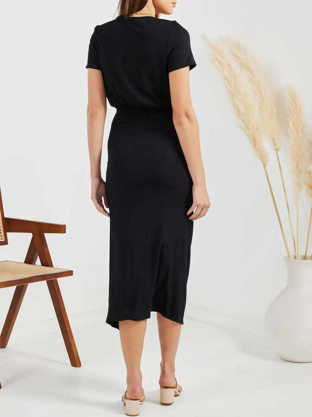 Robe fendue à manches courtes