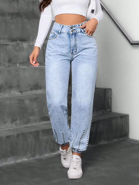 Jean taille haute clouté